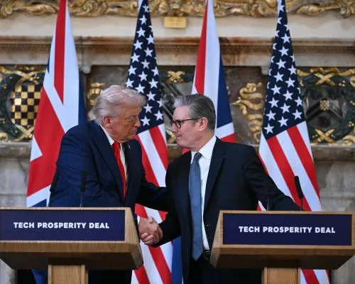 Trump Directs Criticism on Putin and Commends UK in Press Conference with Starmer